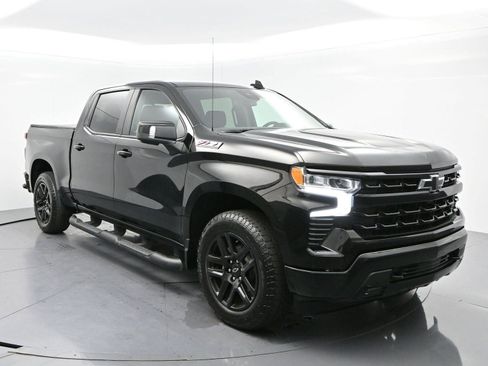 Used 2023 Chevrolet Silverado 1500 RST AWD/4WD image 2