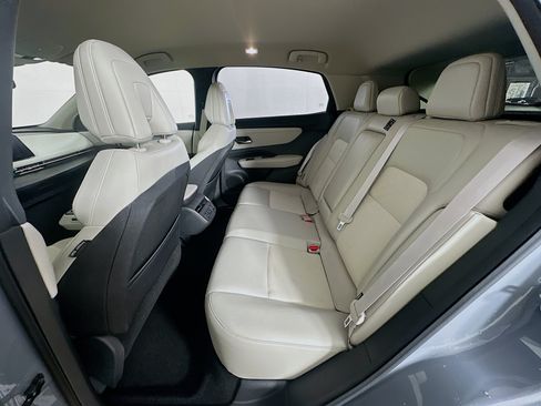 Used 2024 Nissan Ariya AWD image 28