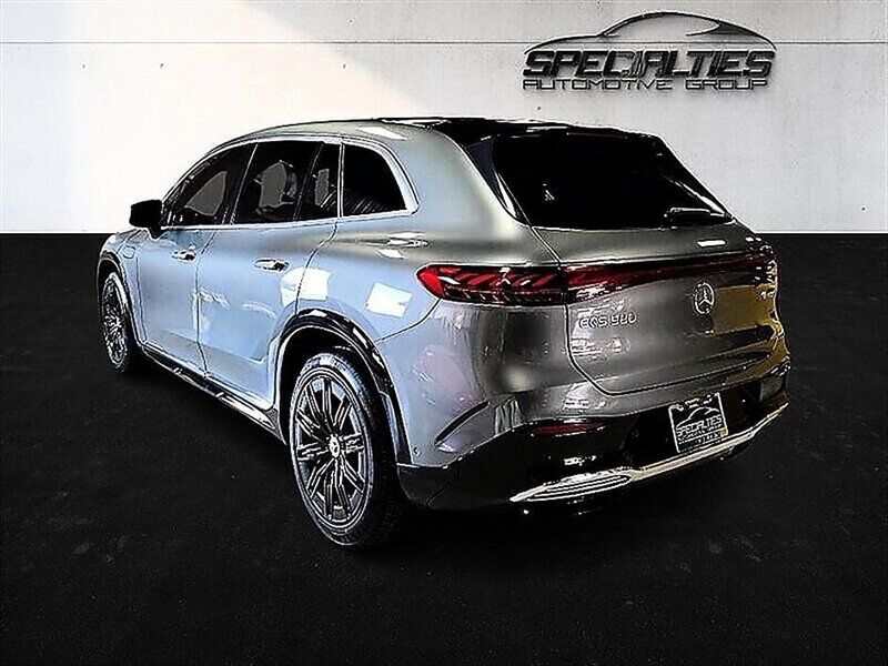 Used 2023 Mercedes-Benz EQS 580 4MATIC SUV image 8