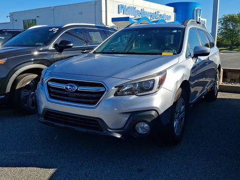 Used 2019 Subaru Outback 2.5i Premium AWD/4WD image 3