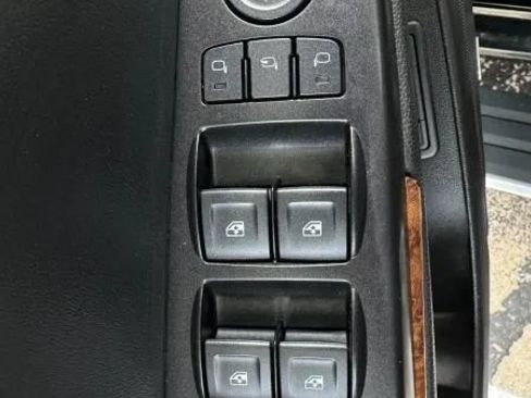 Used 2016 Chevrolet Suburban LTZ AWD/4WD image 43