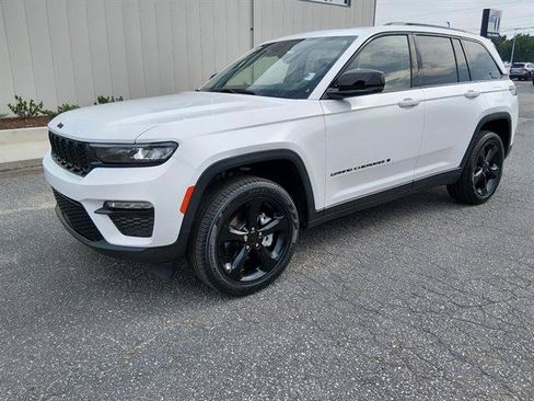 Certified 2023 Jeep Grand Cherokee Limited w/ Black Appearance Package AWD/4WD image 7