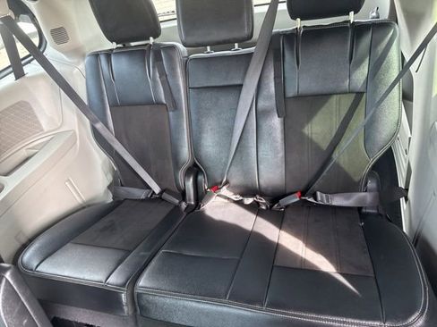 Used 2020 Dodge Grand Caravan SXT FWD image 12