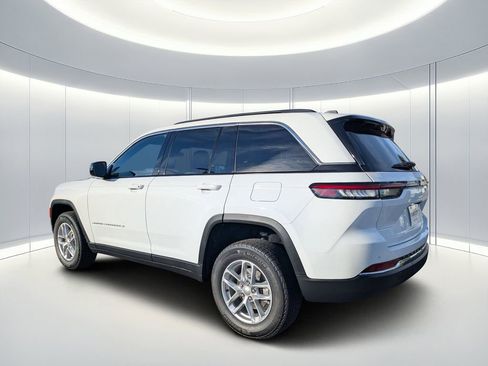 Used 2025 Jeep Grand Cherokee Laredo X w/ Trailer Tow Package image 5