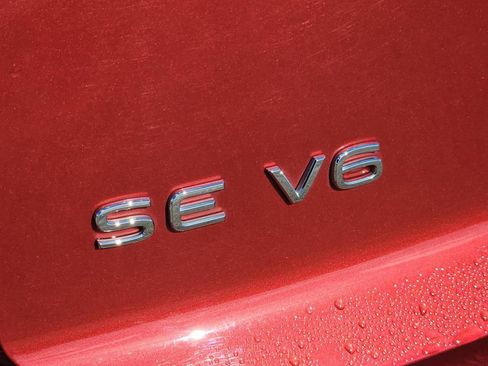 Used 2021 Volkswagen Atlas Cross Sport SE w/ Panoramic Sunroof Package image 8