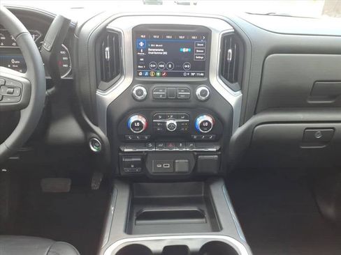 Used 2022 GMC Sierra 1500 SLT AWD/4WD image 31