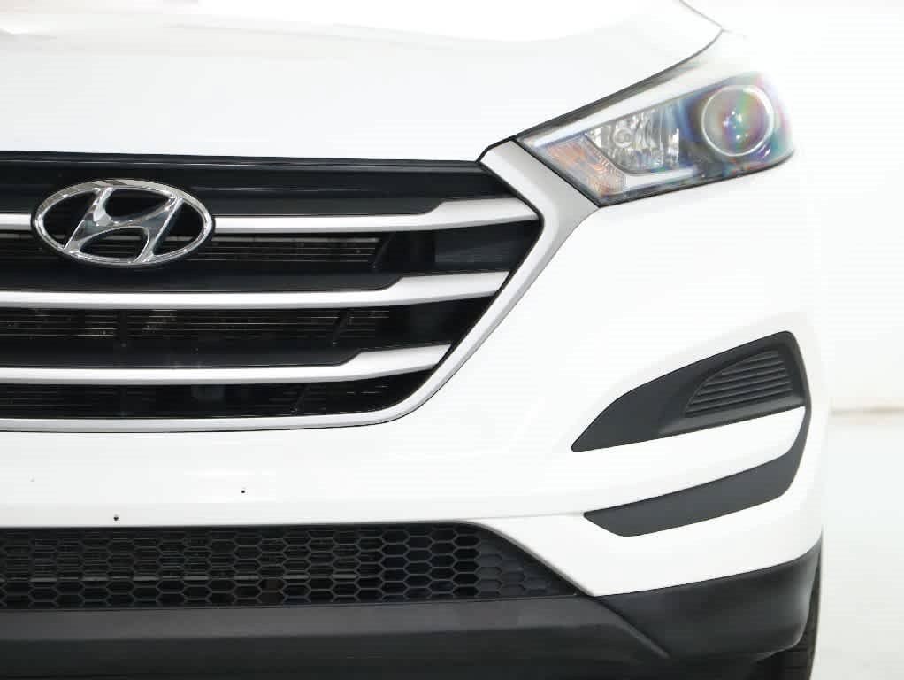 Used 2018 Hyundai Tucson SE w/ Cargo Package AWD/4WD image 2