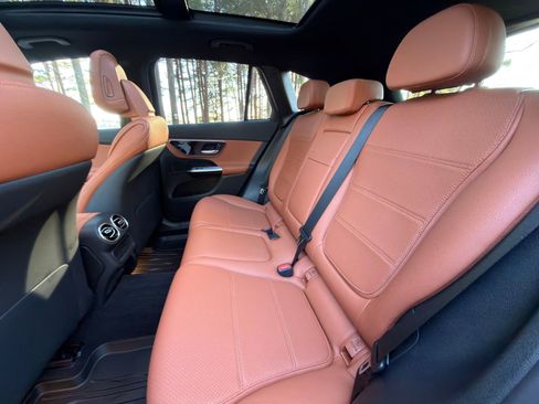 Used 2024 Mercedes-Benz GLC 300 image 13