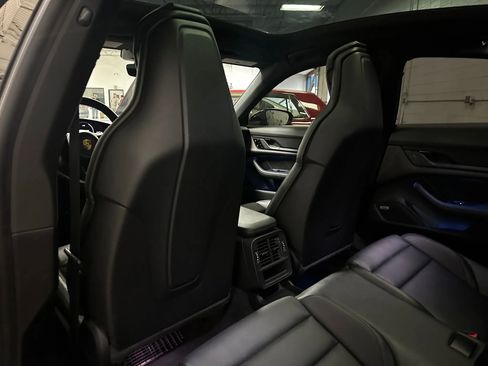 Used 2021 Porsche Taycan image 13