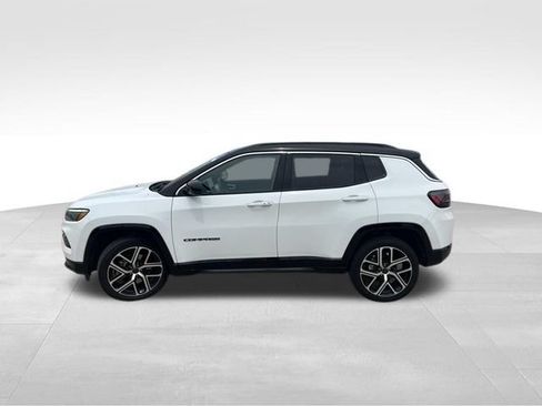 Used 2025 Jeep Compass Limited w/ Elite Group AWD/4WD image 3