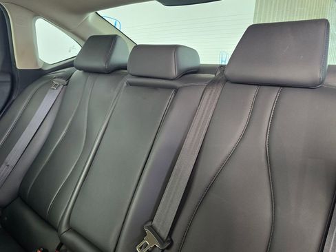 Used 2022 Acura TLX image 8