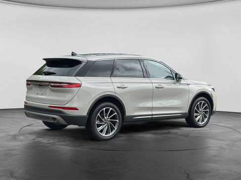 Used 2024 Lincoln Corsair AWD w/ Equipment Group 101A image 6