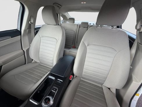Used 2019 Ford Fusion SE FWD image 13