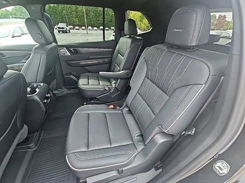Used 2025 Buick Enclave Avenir w/ Super Cruise Package image 14