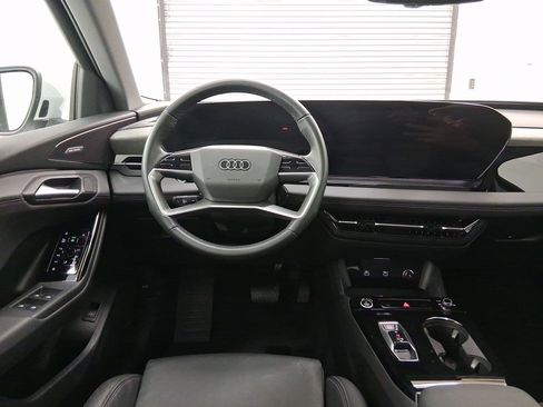 Used 2025 Audi Q6 e-tron Premium Plus image 4