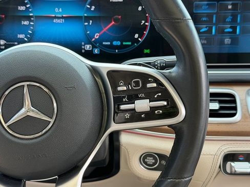 Used 2022 Mercedes-Benz GLS 450 4MATIC image 46
