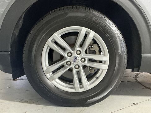 Used 2021 Ford Explorer XLT image 20