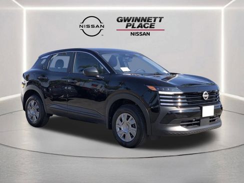 New 2025 Nissan Kicks S image 7