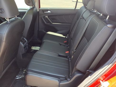 Certified 2023 Volkswagen Tiguan SE w/ Panoramic Sunroof Package FWD image 21