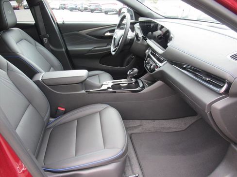 Used 2025 Buick Envista Sport Touring w/ Convenience I Package image 9