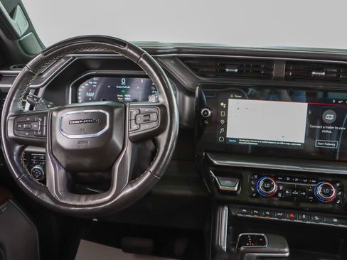 Used 2024 GMC Sierra 1500 Denali Ultimate AWD/4WD image 18