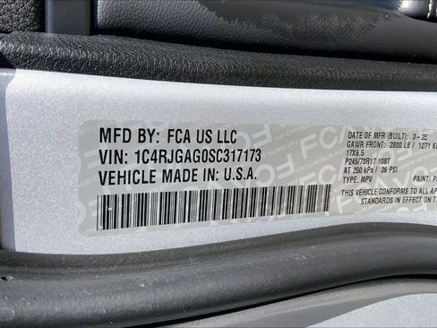 Used 2025 Jeep Grand Cherokee Laredo w/ MOPAR Finishing Package RWD image 36