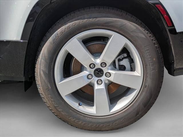 Used 2026 Land Rover Defender 130 X-Dynamic SE AWD/4WD image 10