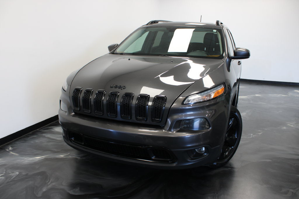 Used 2017 Jeep Cherokee Limited FWD image 3