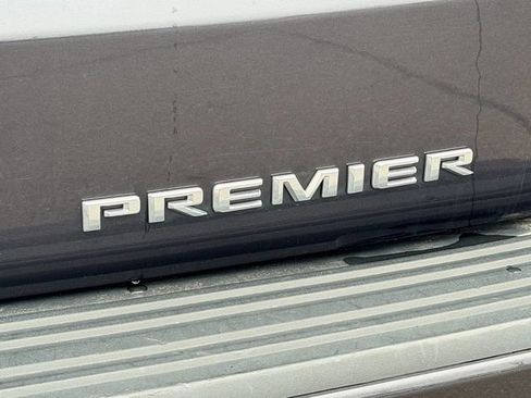 Used 2024 Chevrolet Suburban Premier RWD image 15