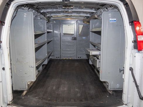 Used 2017 Chevrolet Express 2500 image 14