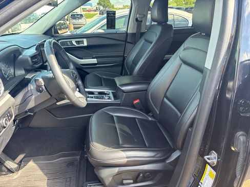 Used 2024 Ford Explorer XLT w/ Equipment Group 202A AWD/4WD image 11