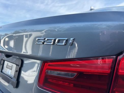 Used 2018 BMW 530i w/ Premium Package image 5