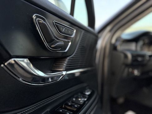 Used 2021 Lincoln Corsair AWD w/ Premium Package image 14