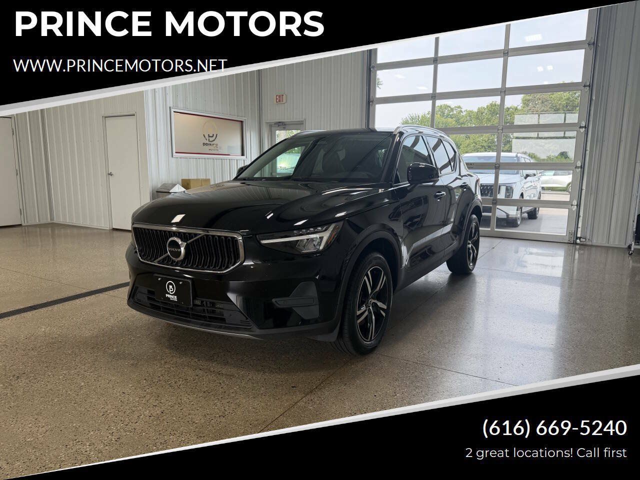 Used 2023 Volvo XC40 B4 Core FWD image 1