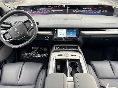 New 2025 Lincoln Navigator Reserve w/ Jet Appearance Package image 16