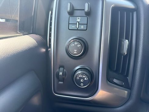 Used 2015 Chevrolet Silverado 2500 LT w/ LT Convenience Package AWD/4WD image 17