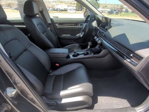 Used 2024 Honda Civic EX-L image 32