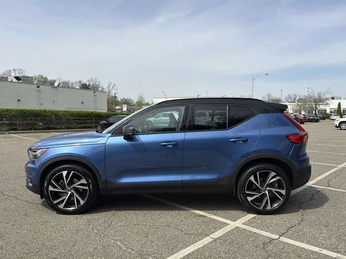 Used 2021 Volvo XC40 T5 R-Design AWD/4WD image 11