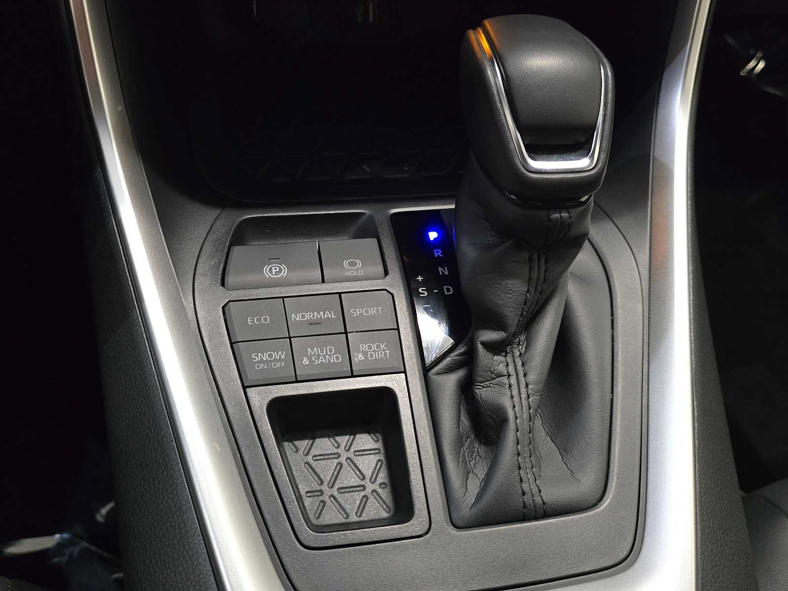 Certified 2025 Toyota RAV4 XLE Premium AWD/4WD image 17