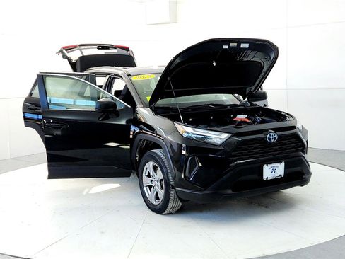 Used 2023 Toyota RAV4 LE image 9