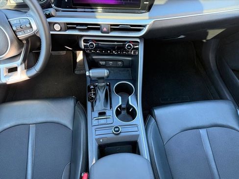 Used 2023 Kia K5 GT-Line image 16