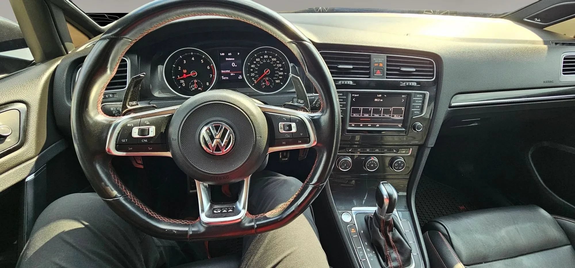 Used 2017 Volkswagen GTI SE FWD image 13