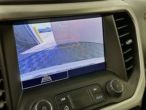 Used 2023 GMC Acadia SLE w/ Elevation Edition FWD image 14