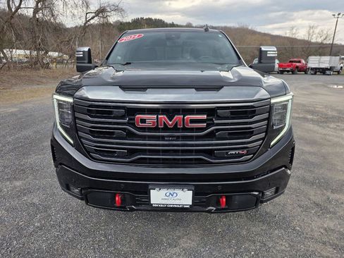 Used 2024 GMC Sierra 1500 AT4 w/ Technology Package AWD/4WD image 14
