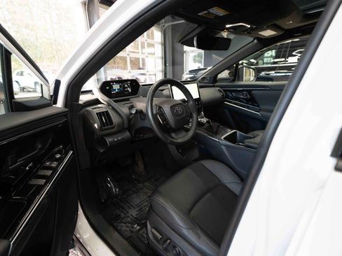 Used 2023 Toyota bZ4X Limited image 8