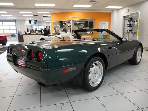 Used 1993 Chevrolet Corvette Convertible RWD image 15