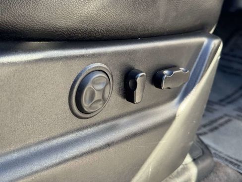 Used 2013 Chevrolet Suburban LTZ image 44