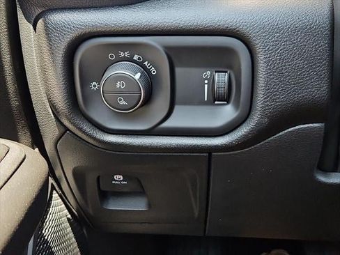 Used 2026 RAM 1500 Express AWD/4WD image 53