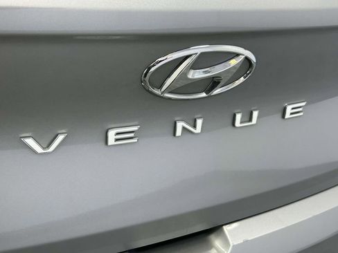 Used 2025 Hyundai Venue SEL FWD image 10