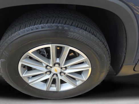 Used 2023 Chevrolet Traverse LT FWD image 29